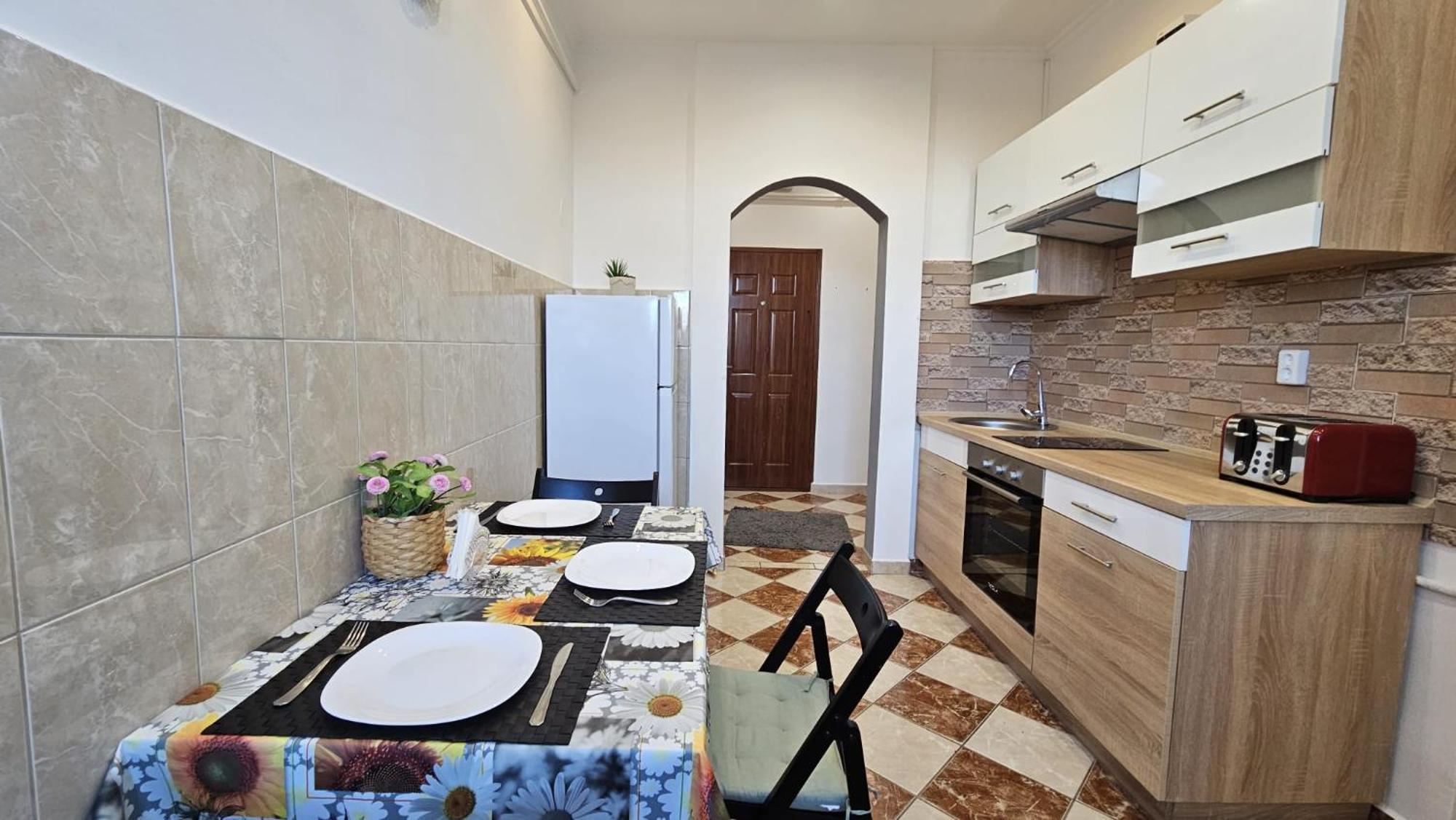 Lovely Central Apartment With Free Parking, Koezponthoz Koezeli 3 Szobas Lakas Yanıkkale Dış mekan fotoğraf