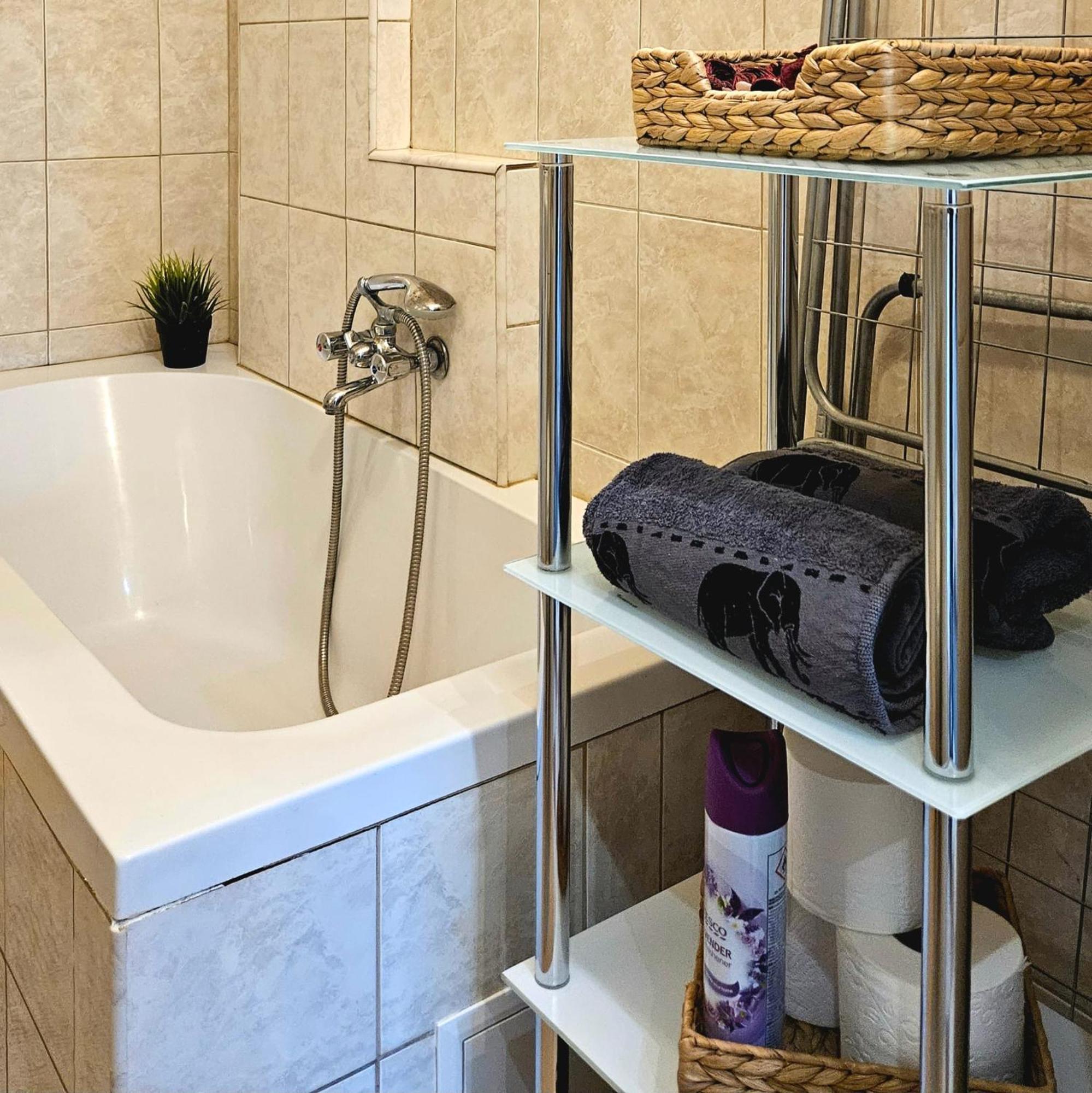 Lovely Central Apartment With Free Parking, Koezponthoz Koezeli 3 Szobas Lakas Yanıkkale Dış mekan fotoğraf