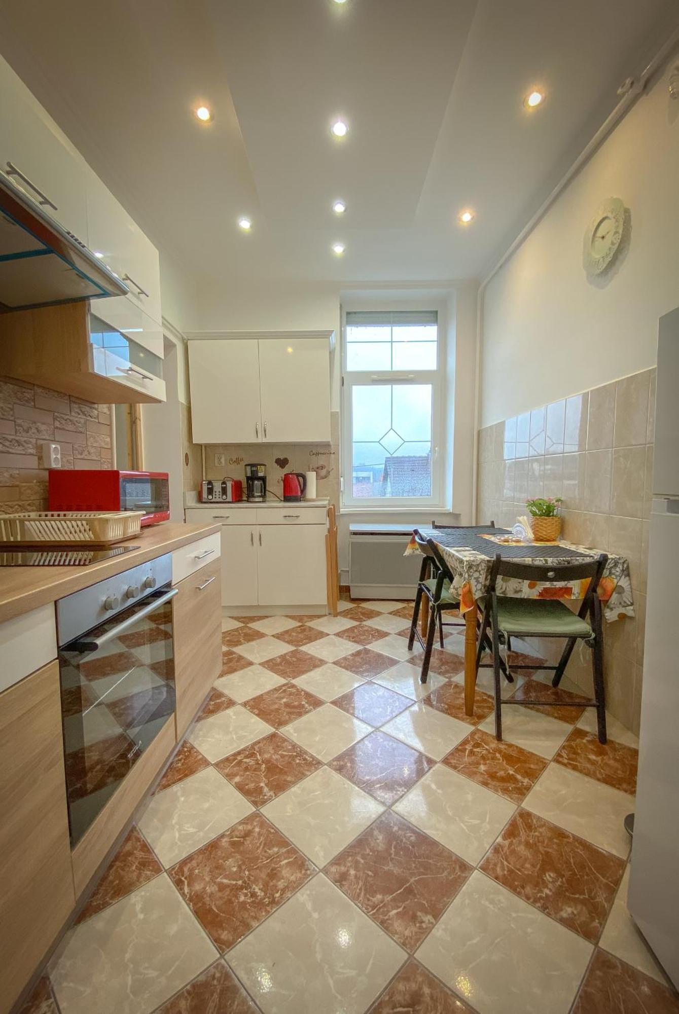 Lovely Central Apartment With Free Parking, Koezponthoz Koezeli 3 Szobas Lakas Yanıkkale Dış mekan fotoğraf